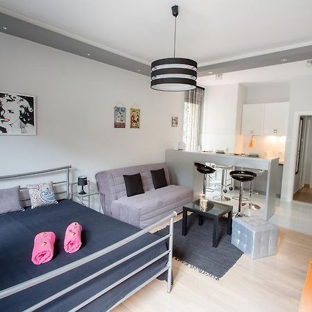 Lea Apartment Belgrado Esterno foto