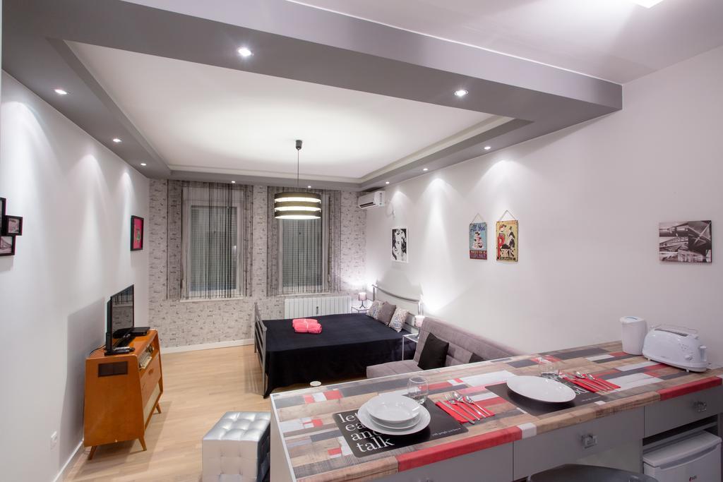 Lea Apartment Belgrado Esterno foto