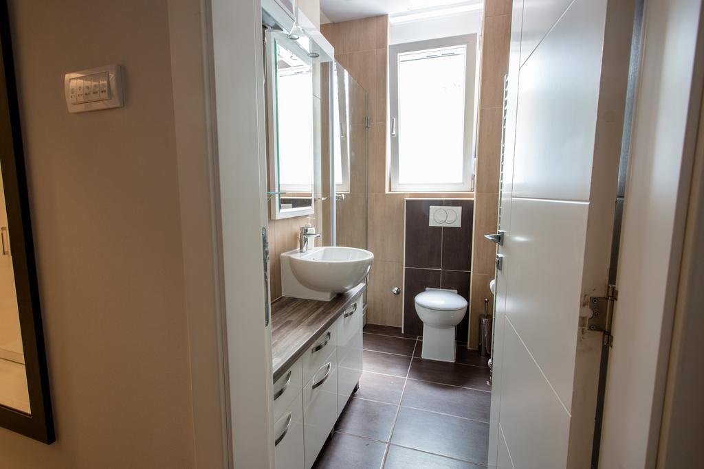 Lea Apartment Belgrado Esterno foto