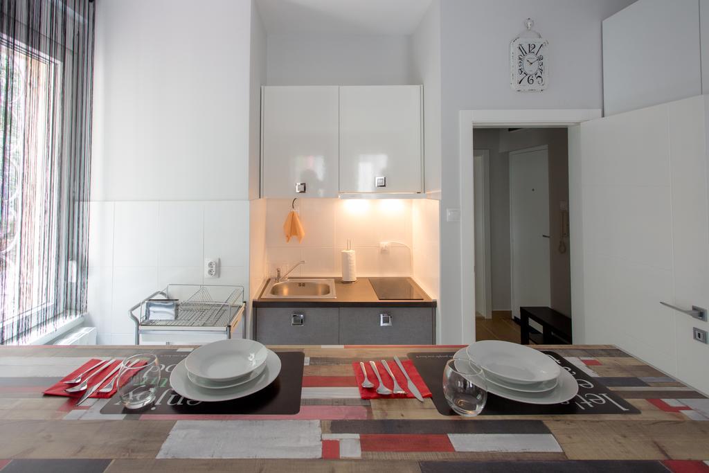 Lea Apartment Belgrado Esterno foto