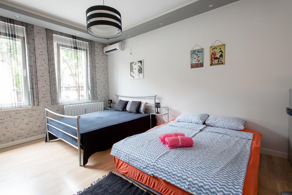 Lea Apartment Belgrado Esterno foto